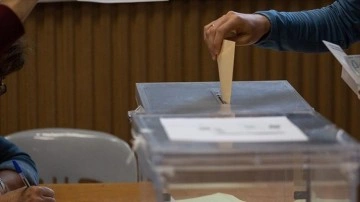 İspanya'da anketler pazar g&uuml;nk&uuml; se&ccedil;imlerde sağ koalisyon h&uuml;k&uuml;metine işaret ediyor