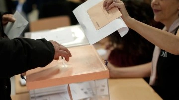 İspanya'da d&uuml;zenlenen genel se&ccedil;imlerde oy kullanma işlemi başladı