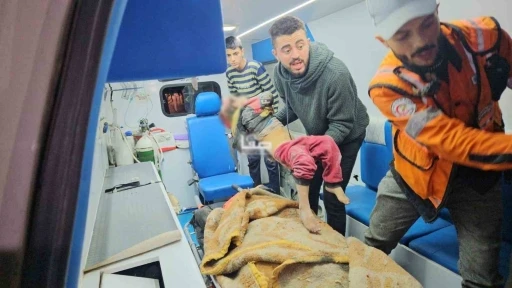 İsrail, Gazze&rsquo;de yerinden edilmiş sivillerin barındığı okulu vurdu: En az 20 &ouml;l&uuml;, 35 yaralı
