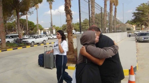 İsrail&rsquo;in saldırılarından ka&ccedil;anları taşıyan 6. gemi 351 yolcusu ile Taşucu Limanı&rsquo;na geldi
