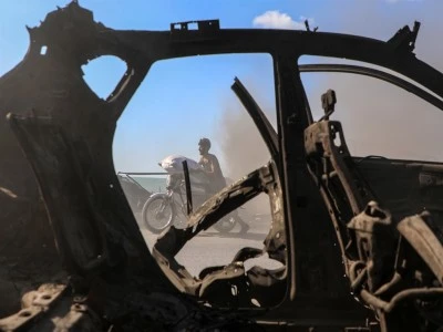 İsrail ordusu, Gazze&rsquo;de sivil aracı hedef aldı: 11 &ouml;l&uuml;