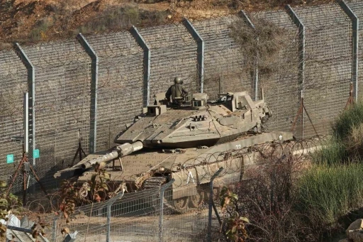 İsrail ordusu: &ldquo;Suriye-İsrail arasındaki tampon b&ouml;lgedeki konuşlandırma ge&ccedil;ici&rdquo;
