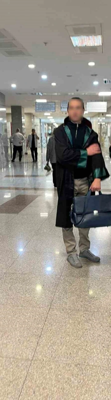 İstanbul Adliyesi&rsquo;nde sahte avukata g&ouml;zaltı
