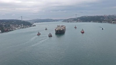 İstanbul Boğazı&rsquo;nda kritik ge&ccedil;iş