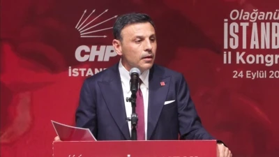 CHP İstanbul il kongresinde &Ouml;zg&uuml;r &Ccedil;elik başkan se&ccedil;ildi. 