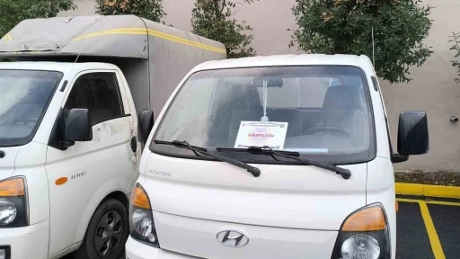 İstanbul&rsquo;da 9 kamyonet &ccedil;alan hırsızlar kamerada
