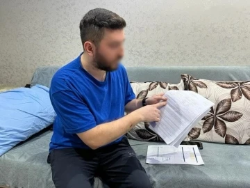 İstanbul&rsquo;da baltalı oduncu dehşeti kamerada: Başına odunla vurulan gen&ccedil; fel&ccedil; kaldı
