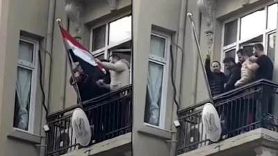 İstanbul&rsquo;da bulunan Suriye Konsolosluğu &ouml;n&uuml;nde tansiyon y&uuml;kseldi