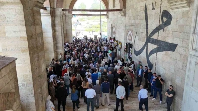 İstanbul&rsquo;da eski eşi tarafından &ouml;ld&uuml;r&uuml;len kadın, Edirne&rsquo;de son yolculuğuna uğurlandı
