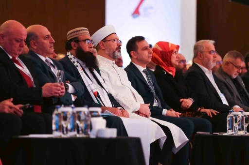 İstanbul&rsquo;da Gazze&rsquo;nin geleceğinin konuşulduğu "İnsani Yardım Zirvesi" başladı
