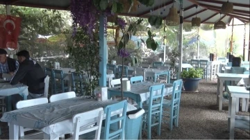 İstanbul&rsquo;da kadın işletmeciye &ldquo;dayı&rdquo; kurşunu kamerada: Tetik&ccedil;i 10 bin liraya saldırı d&uuml;zenledi
