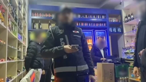 İstanbul&rsquo;da sahte alkol operasyonlarında 32 bin 862 litre ka&ccedil;ak alkol ele ge&ccedil;irildi
