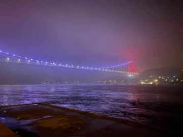 İstanbul&rsquo;da sis etkili olmaya devam ediyor
