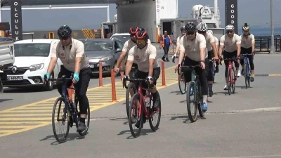 İstanbul&rsquo;dan Bursa&rsquo;ya &rsquo;&ccedil;evre&rsquo; i&ccedil;in pedal &ccedil;eviren 10 bisiklet&ccedil;i Yalova&rsquo;ya ulaştı
