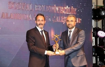 İstanbul&rsquo;dan Edremit Belediyesine anlamlı &ouml;d&uuml;l
