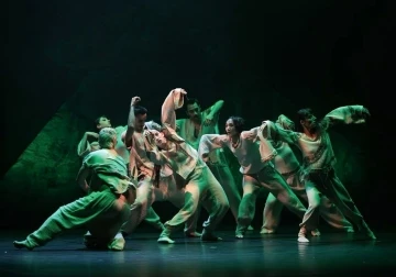 İstanbul Modern Dans Topluluğu, Mersin&rsquo;de sahne aldı