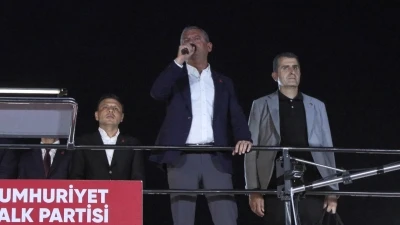  &Ouml;zg&uuml;r &Ouml;zel, &Uuml;sk&uuml;dar'da konuştu