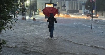İstanbul'u sağanak ve fırtına vurdu: 2 kişi hayatını kaybetti