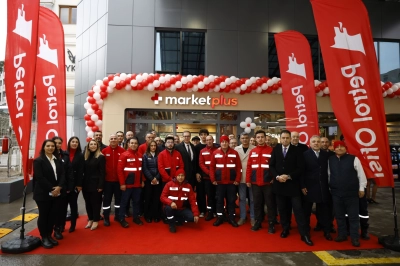 İstanbul&rsquo;un Kalbi "Kırmızı"ya Boyandı! Petrol Ofisi&rsquo;nden 3 İkonik Lokasyonda Dev A&ccedil;ılış