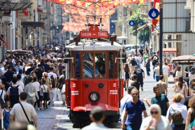 İstanbul&rsquo;un Tarihi Nostaljik Tramvayına Modern G&ouml;r&uuml;n&uuml;m