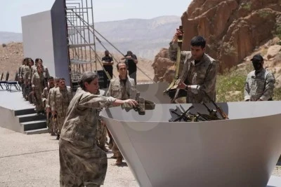 İşte PKK'nın silahları yakma anı