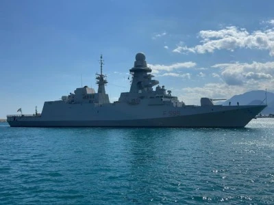 İtalya Deniz Kuvvetleri fırkateyni Antalya'da