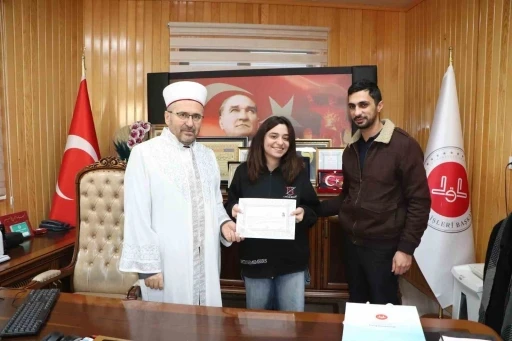 İtalyan Martina, Elazığ&rsquo;da İslamiyet&rsquo;i se&ccedil;ti
