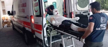 İtfaiye eri alevlerin arasına d&uuml;şerek ağır yaralandı