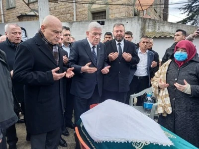 İYİ Partili Turhan &Ccedil;&ouml;mez, annesini sonsuzluğa uğradı