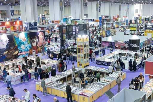 İZKİTAP&rsquo;a ilk g&uuml;nden yoğun ilgi
