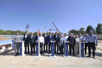 İzmir AOSB&rsquo;de kurulacak itfaiye merkezinin temelini atıldı
