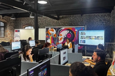 İzmir B&uuml;y&uuml;kşehir&rsquo;den Gen&ccedil;lere &ldquo;Canva&rdquo; Eğitimi