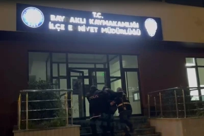İzmir&rsquo;de 102 bin sentetik hap ele ge&ccedil;irildi