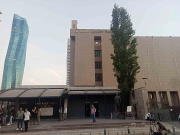 İzmir&rsquo;de 2 kişinin elektrik akımına kapılarak &ouml;lmesiyle ilgili davada ara karar verildi
