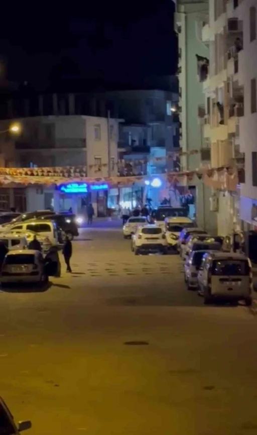 İzmir&rsquo;de 3 polisin yaralandığı silahlı saldırıda 12 g&ouml;zaltı
