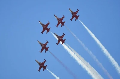 İzmir'de SoloT&uuml;rk ve T&uuml;rk Yıldızları nefes kesti