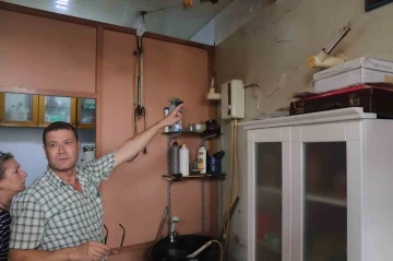 İzmir&rsquo;de bir mahalle diken &uuml;st&uuml;nde: Dairelerde derin &ccedil;atlaklar oluştu
