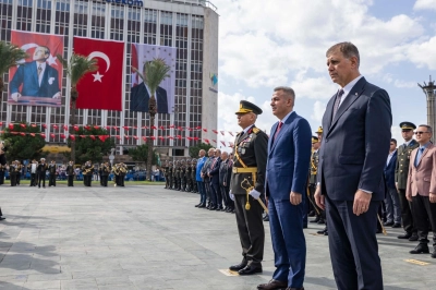 İzmir&rsquo;de Cumhuriyet Bayramı Kutlamaları Başladı