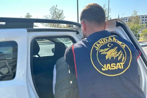 İzmir&rsquo;de &rsquo;Daltonlar&rsquo; &ccedil;etesi operasyonu: 6 g&ouml;zaltı
