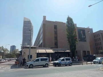 İzmir&rsquo;de elektrik akımından 2 kişinin &ouml;ld&uuml;ğ&uuml; davada, sanıkların savunmaları dinleniyor
