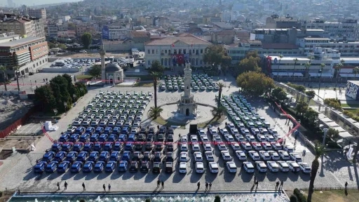 İzmir&rsquo;de emniyet ve jandarmaya 688 yeni ara&ccedil;
