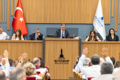 İzmir&rsquo;de G&uuml;ndem Yoğun: Başkan Cemil Tugay&rsquo;dan Ankara&rsquo;ya Ortak &Ccedil;&ouml;z&uuml;m &Ccedil;ağrısı