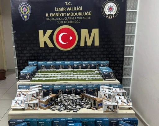 İzmir&rsquo;de ka&ccedil;ak&ccedil;ılık operasyonlarında 2 tutuklama
