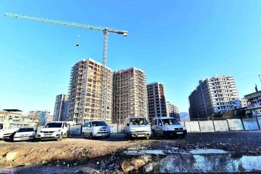 İzmir&rsquo;de kentsel d&ouml;n&uuml;ş&uuml;m proje alanları kooperatiflerden teslim alındı
