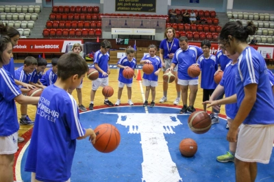 İzmir&rsquo;de Kış Spor Okulları İ&ccedil;in Kayıt Zamanı