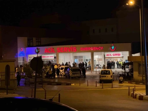 İzmir&rsquo;de korkun&ccedil; olay: Kız meselesi y&uuml;z&uuml;nden &ccedil;ıkan kavgada 3 gen&ccedil; hayatını kaybetti
