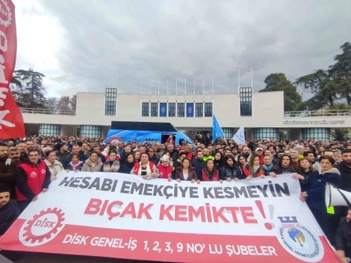 İzmir&rsquo;de maaş krizi: Binlerce iş&ccedil;i iş bıraktı
