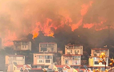 İzmir&rsquo;deki orman yangını b&uuml;y&uuml;k &ouml;l&ccedil;&uuml;de kontrol altına alındı