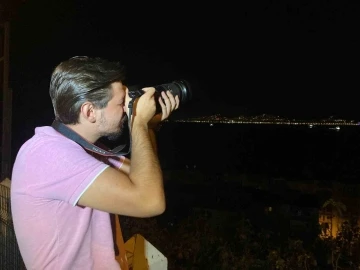 İzmir&rsquo;de &ldquo;Mavi Ay&rdquo; seyirlik manzara oluşturdu
