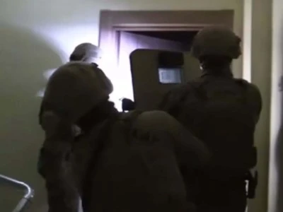 İzmir&rsquo;de operasyon; 61 g&ouml;zaltı